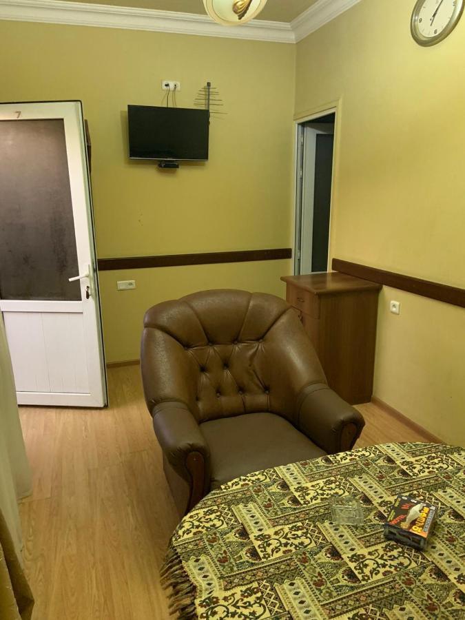 Tnak Hotel Γιερεβάν Εξωτερικό φωτογραφία