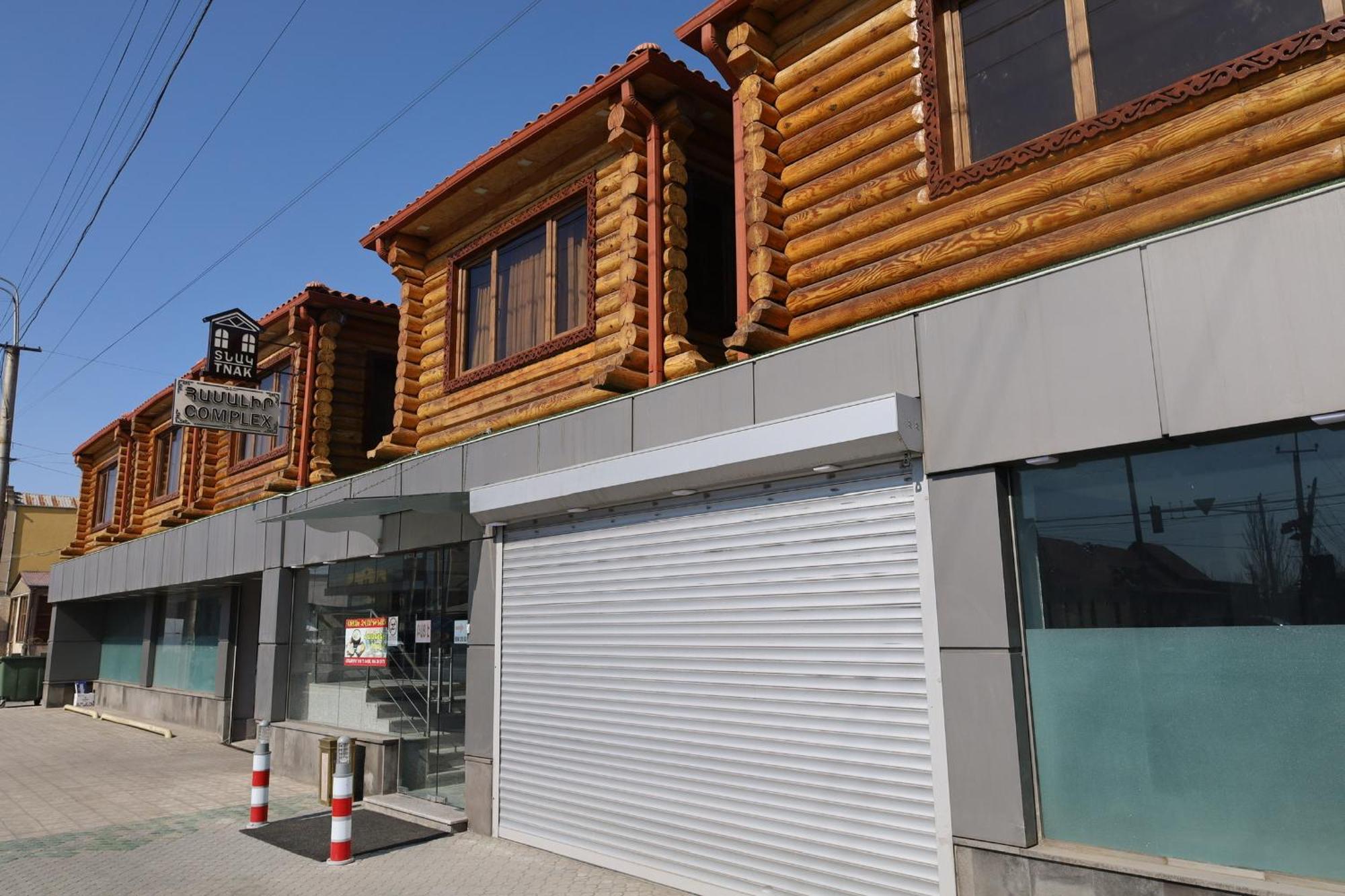 Tnak Hotel Γιερεβάν Εξωτερικό φωτογραφία